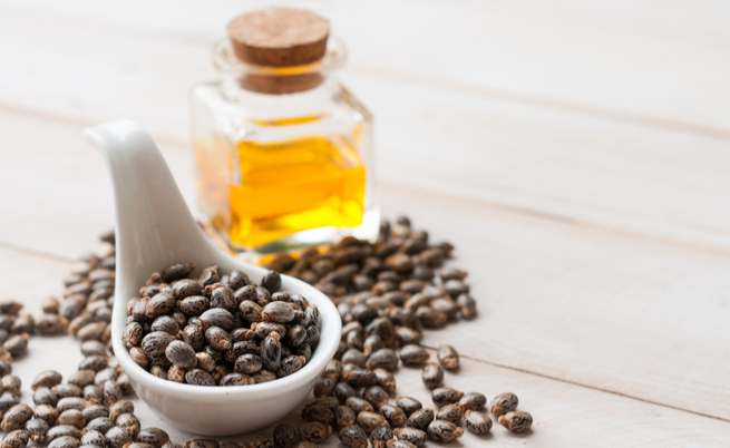 10 utilizzi dell’olio di ricino: benefici e proprietà