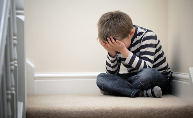 Autismo, scuola e casa: la verità raccontata dai genitori