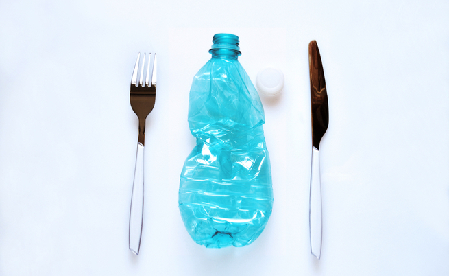 In un anno ingeriamo 70mila particelle di plastica: lo dice uno studio